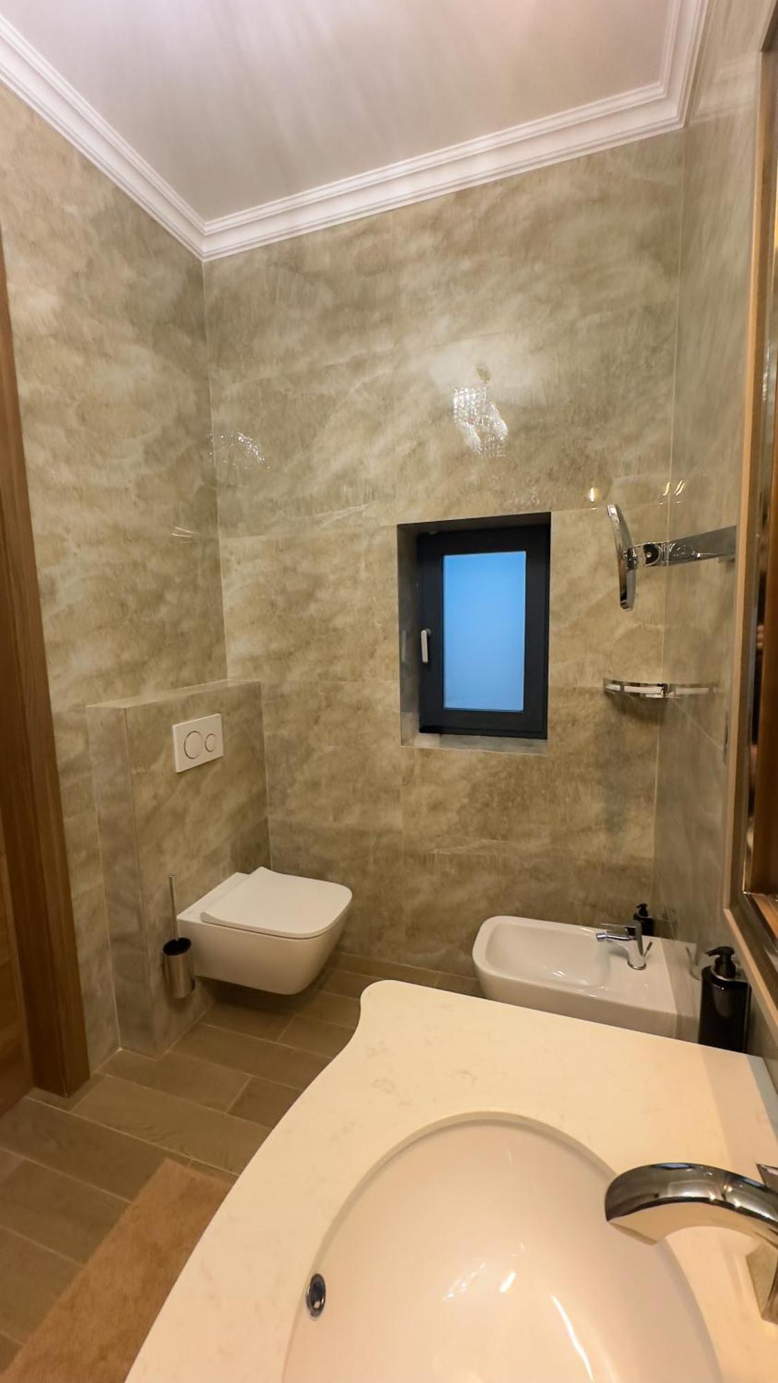 Therme Criss Balotesti Luaran gambar